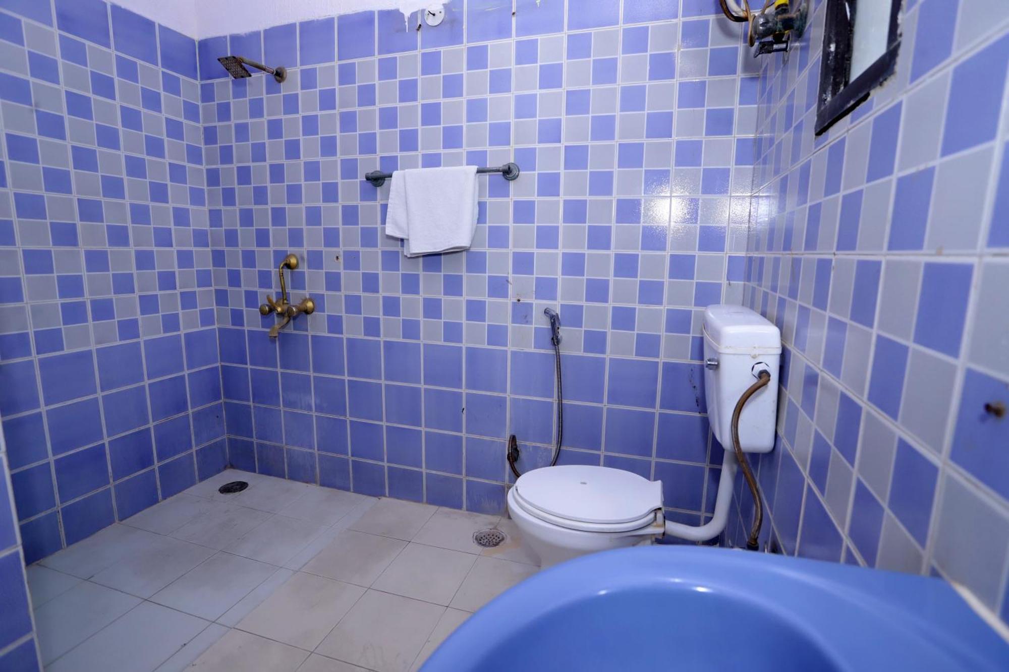 Hotel Warm Welcome - Noida Sector 51 Bagian luar foto