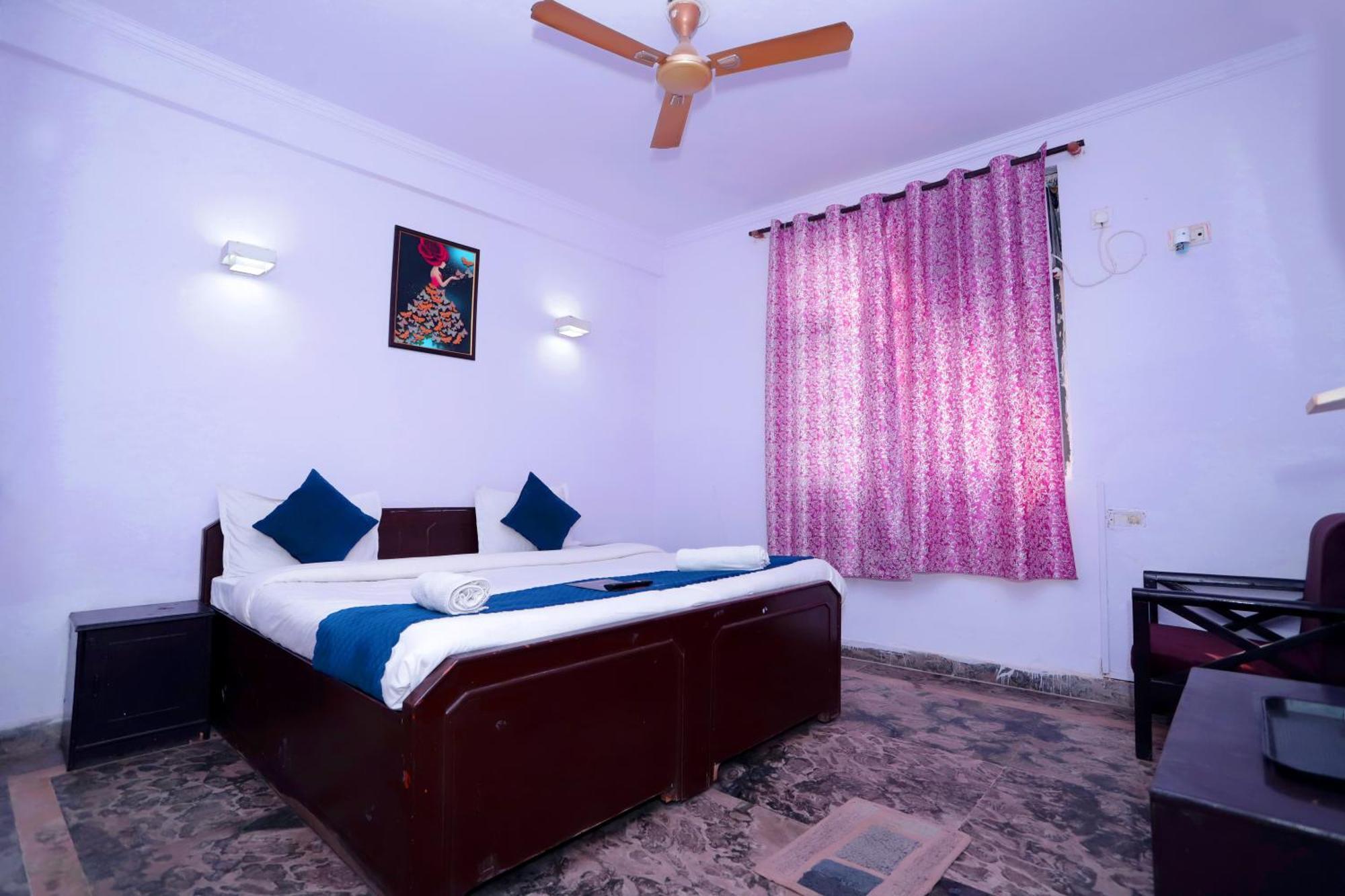 Hotel Warm Welcome - Noida Sector 51 Bagian luar foto
