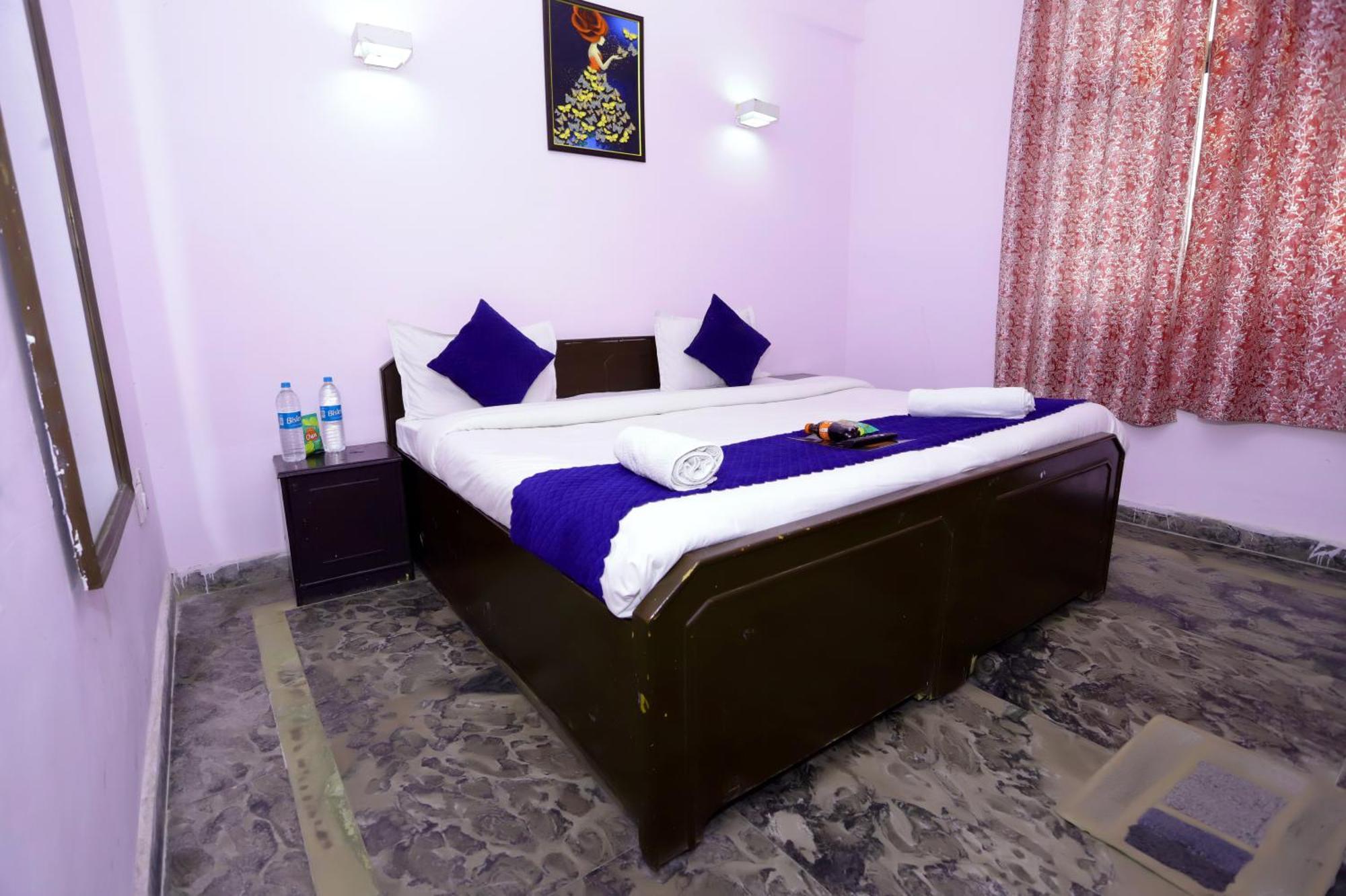 Hotel Warm Welcome - Noida Sector 51 Bagian luar foto
