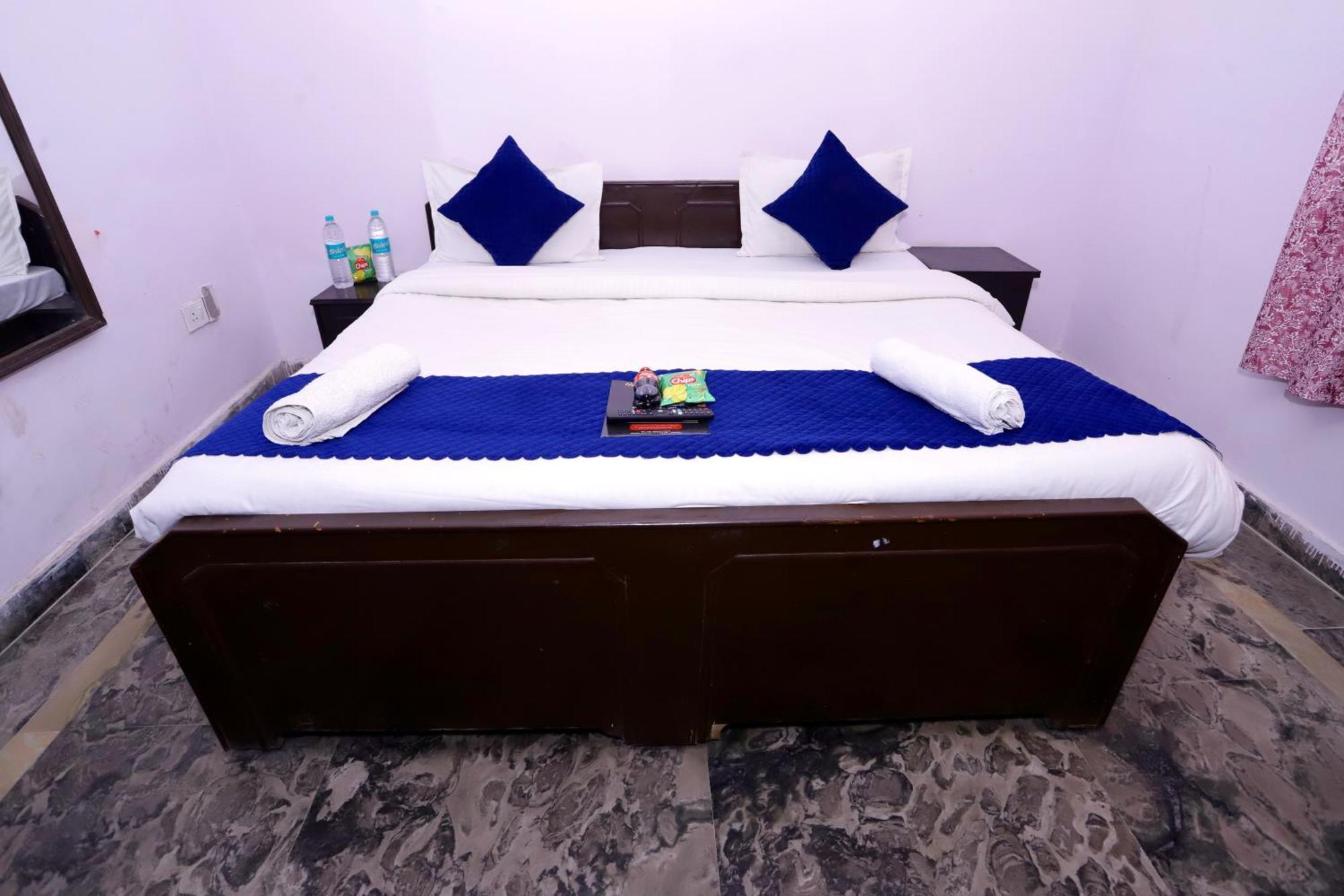 Hotel Warm Welcome - Noida Sector 51 Bagian luar foto