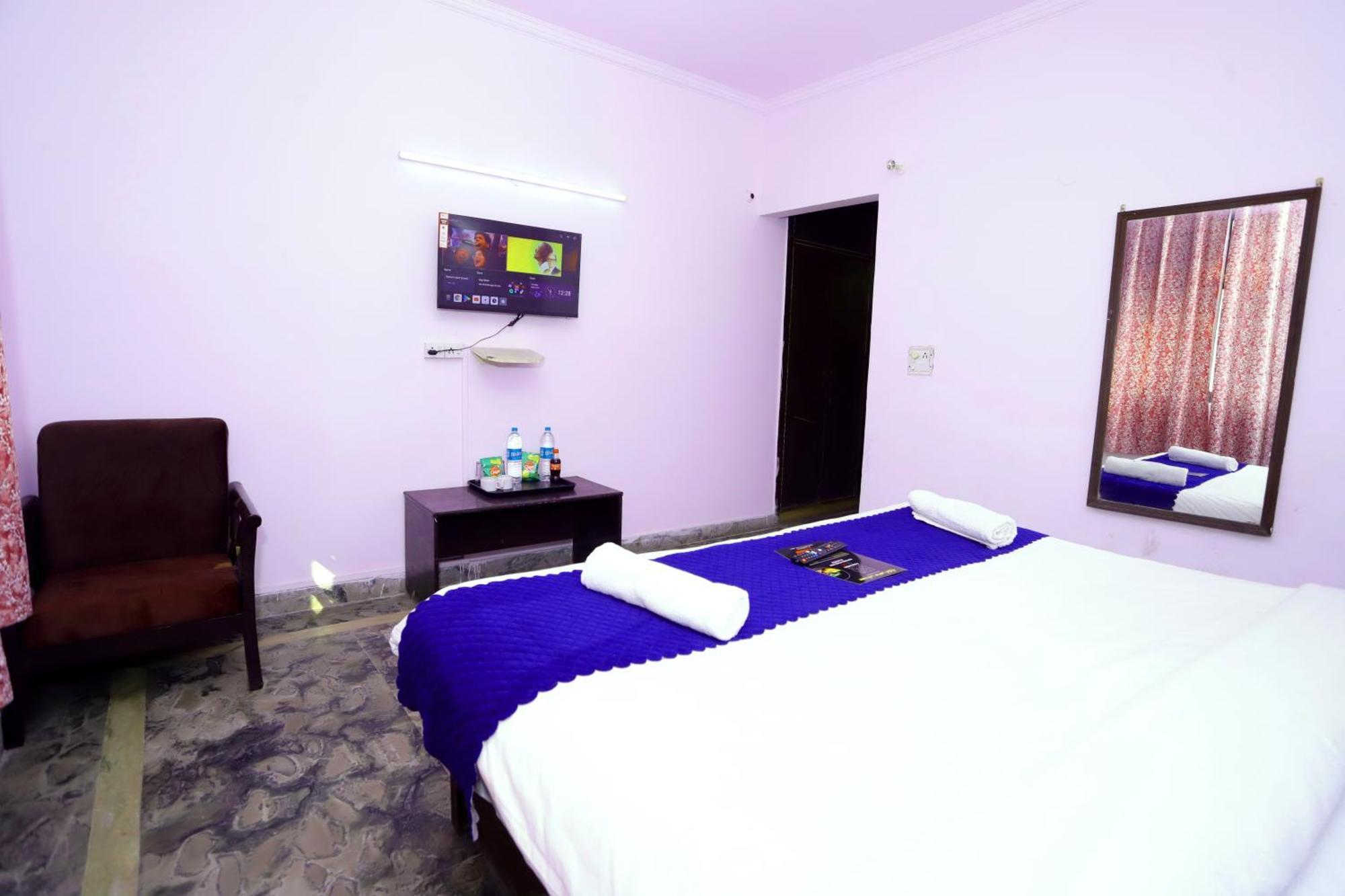 Hotel Warm Welcome - Noida Sector 51 Bagian luar foto